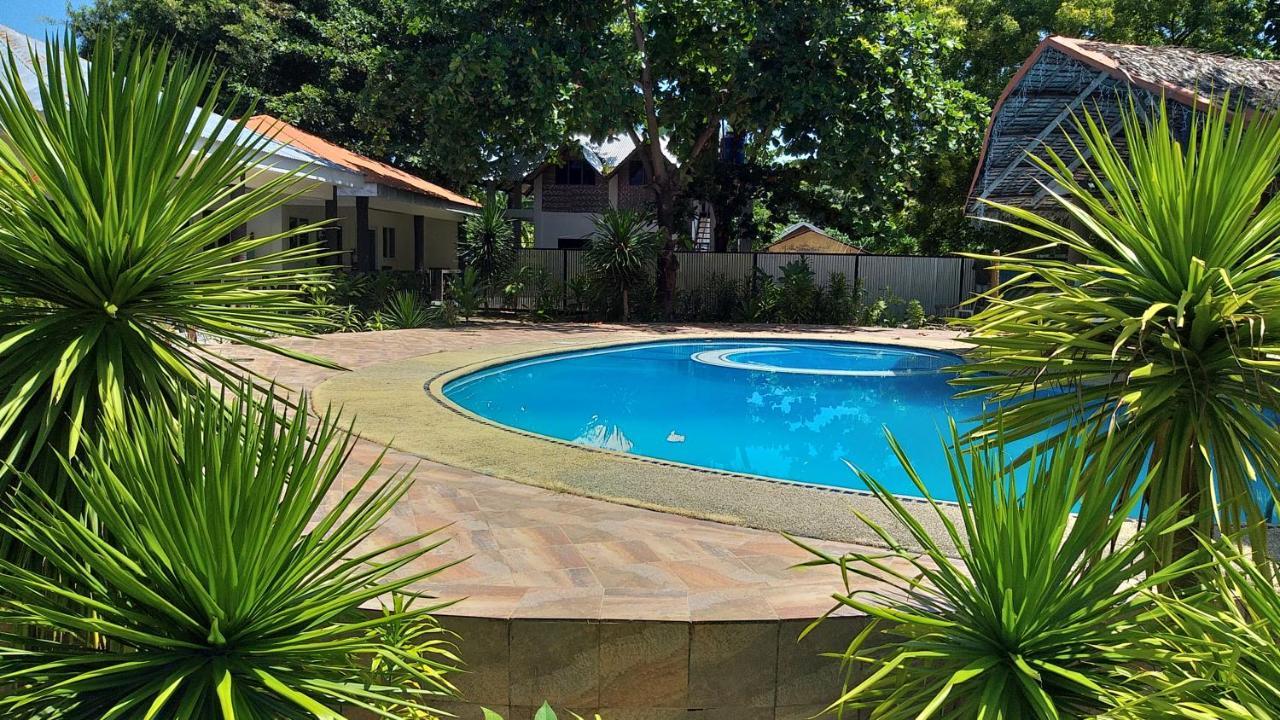 เดอะ ชาร์กส์ เทล ไดฟ์เซ็นเตอร์ Hotel Daanbantayan ภายนอก รูปภาพ