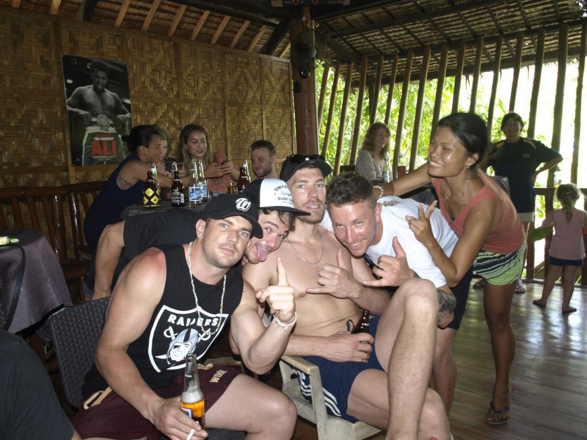 เดอะ ชาร์กส์ เทล ไดฟ์เซ็นเตอร์ Hotel Daanbantayan ภายนอก รูปภาพ