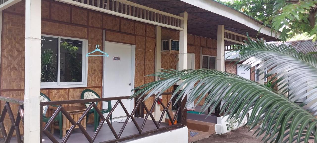 เดอะ ชาร์กส์ เทล ไดฟ์เซ็นเตอร์ Hotel Daanbantayan ภายนอก รูปภาพ