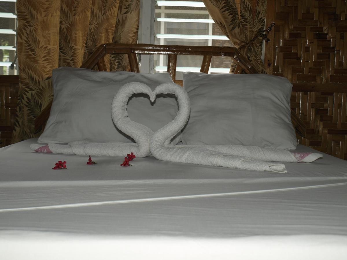 เดอะ ชาร์กส์ เทล ไดฟ์เซ็นเตอร์ Hotel Daanbantayan ภายนอก รูปภาพ