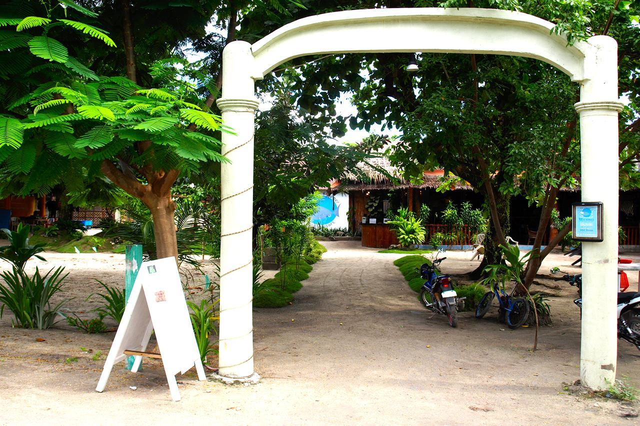 เดอะ ชาร์กส์ เทล ไดฟ์เซ็นเตอร์ Hotel Daanbantayan ภายนอก รูปภาพ